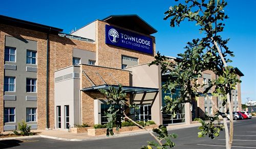 Town Lodge غابورون المظهر الخارجي الصورة
