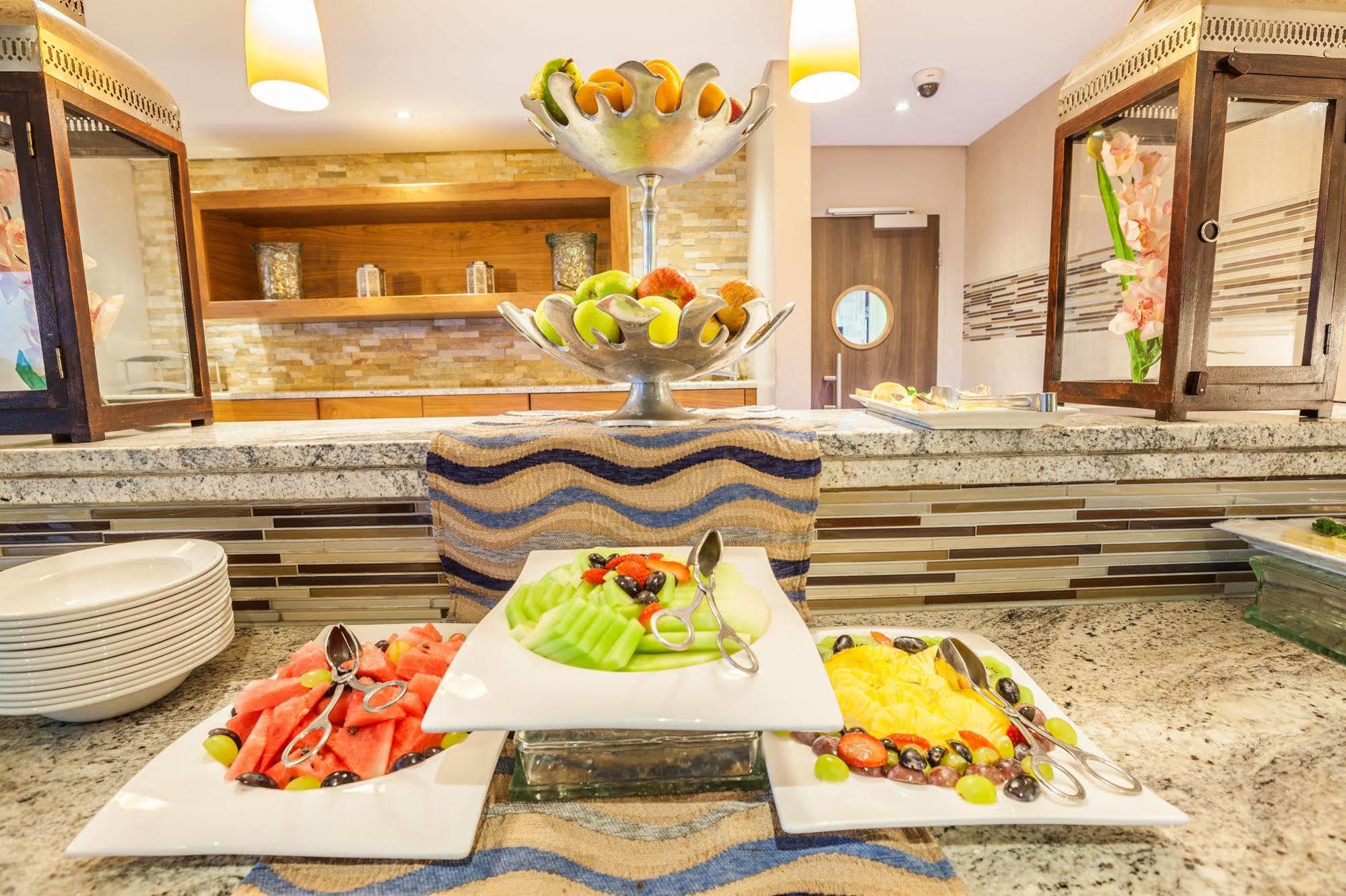 Town Lodge غابورون المظهر الخارجي الصورة